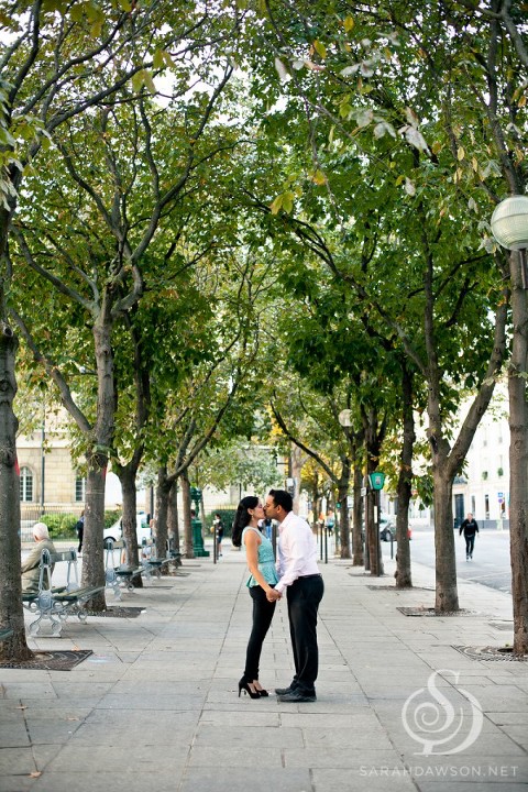 engagement photos in paris sarahd dawson photography-8