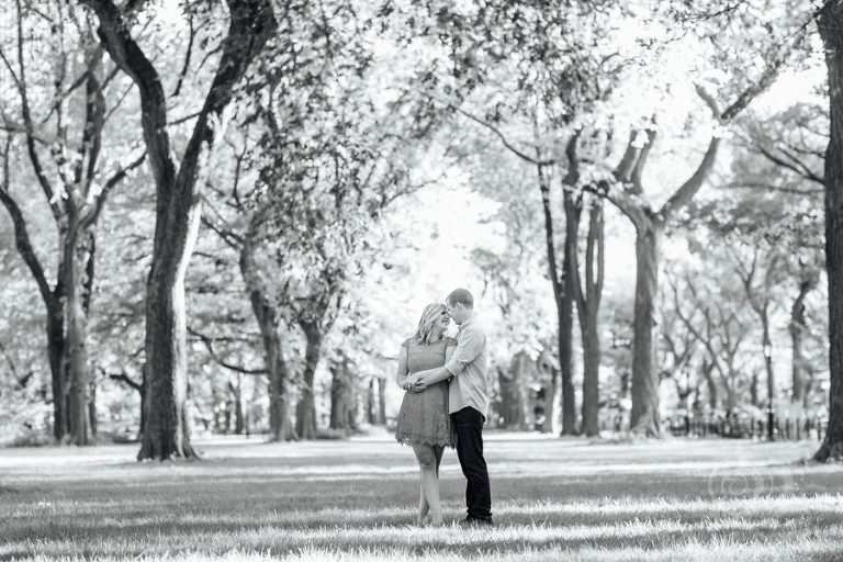 engaged-central-park-new-york-city-pictures-photography-sarah-dawson-6