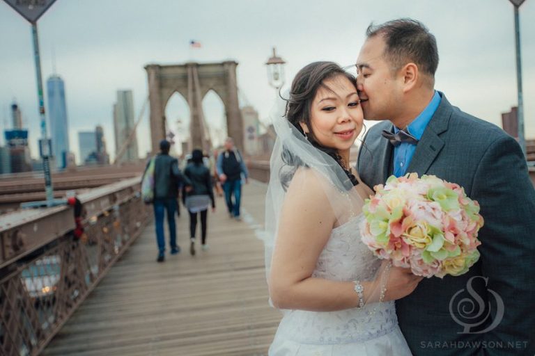 new-york-city-wedding-photos-sarah-dawson-photography-central-park-bethesda-fountain-boat-house-brooklyn-bridge-12