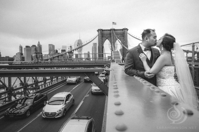 new-york-city-wedding-photos-sarah-dawson-photography-central-park-bethesda-fountain-boat-house-brooklyn-bridge-14